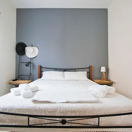 Bozis Private Pool Villa, וילה *