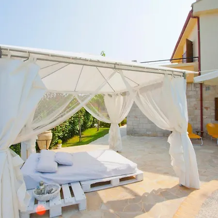 Villa Bozis Private Pool Villa, Szíviri