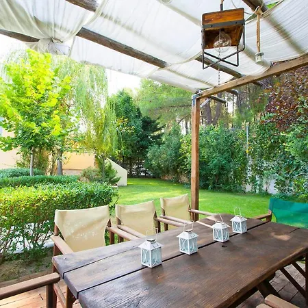 Bozis Private Pool Villa, Siviri