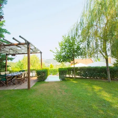 Bozis Private Pool Villa, Szíviri